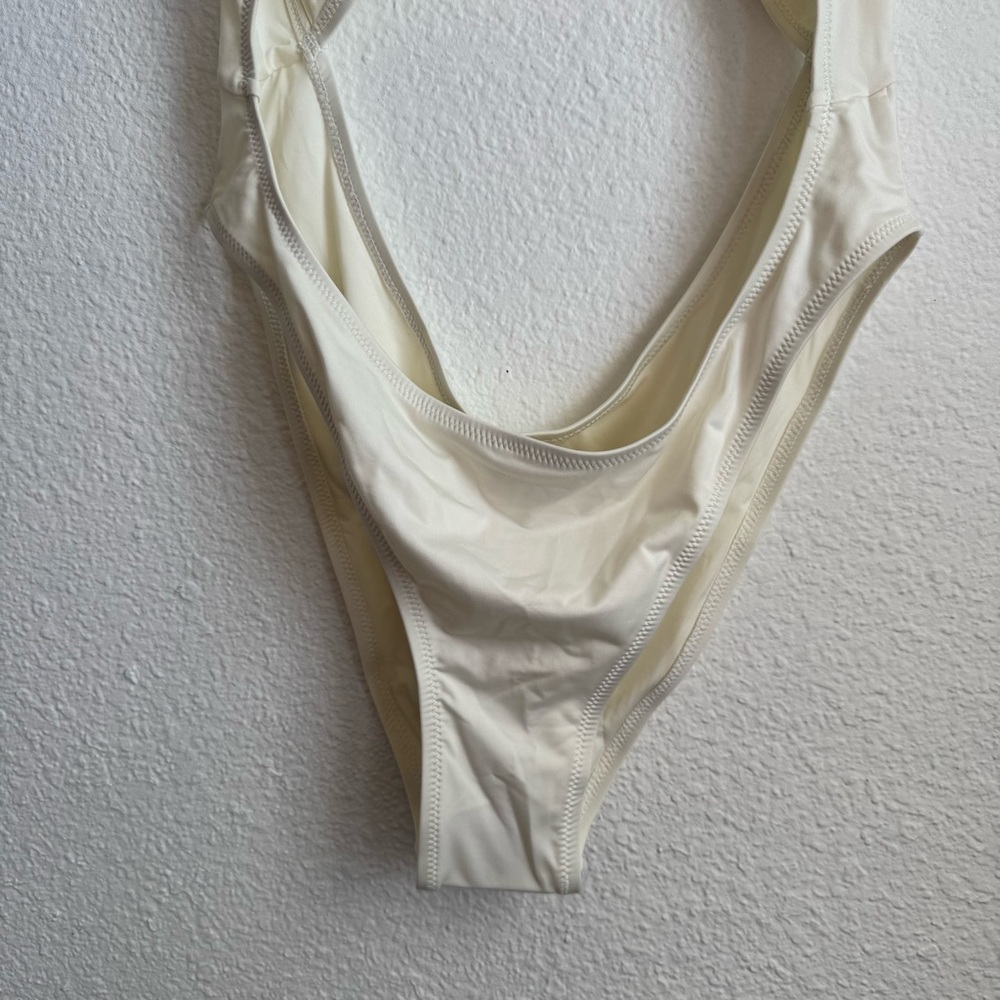 Skims Monokini Cut-Out One Piece Swimsuit – Marble White (Size L) NWT - Picture 3 of 6